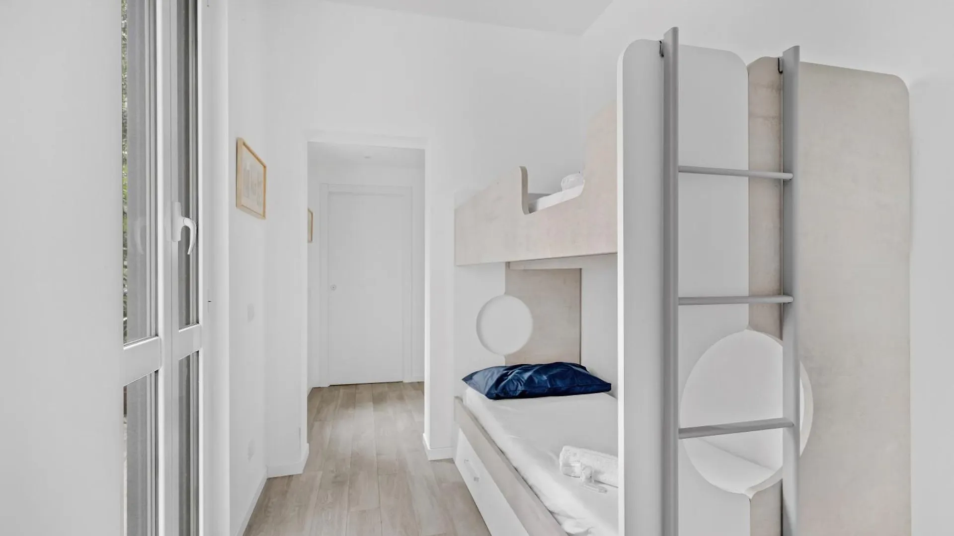 Gg10 -Bicocca-Villa San Giovanni - Spacious Milan 0*,  Italy